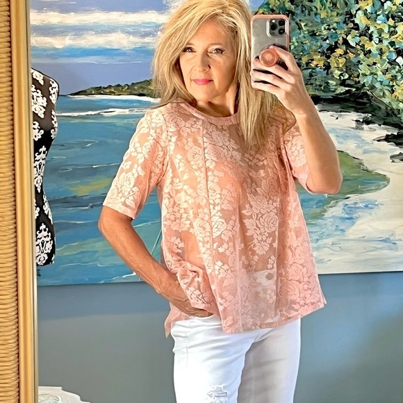 ⭐️NWT,BCBGeneration, Soft Pink Sheer Lace Top, Gorgeous Crossed, Lose-Back, S - Picture 4 of 12